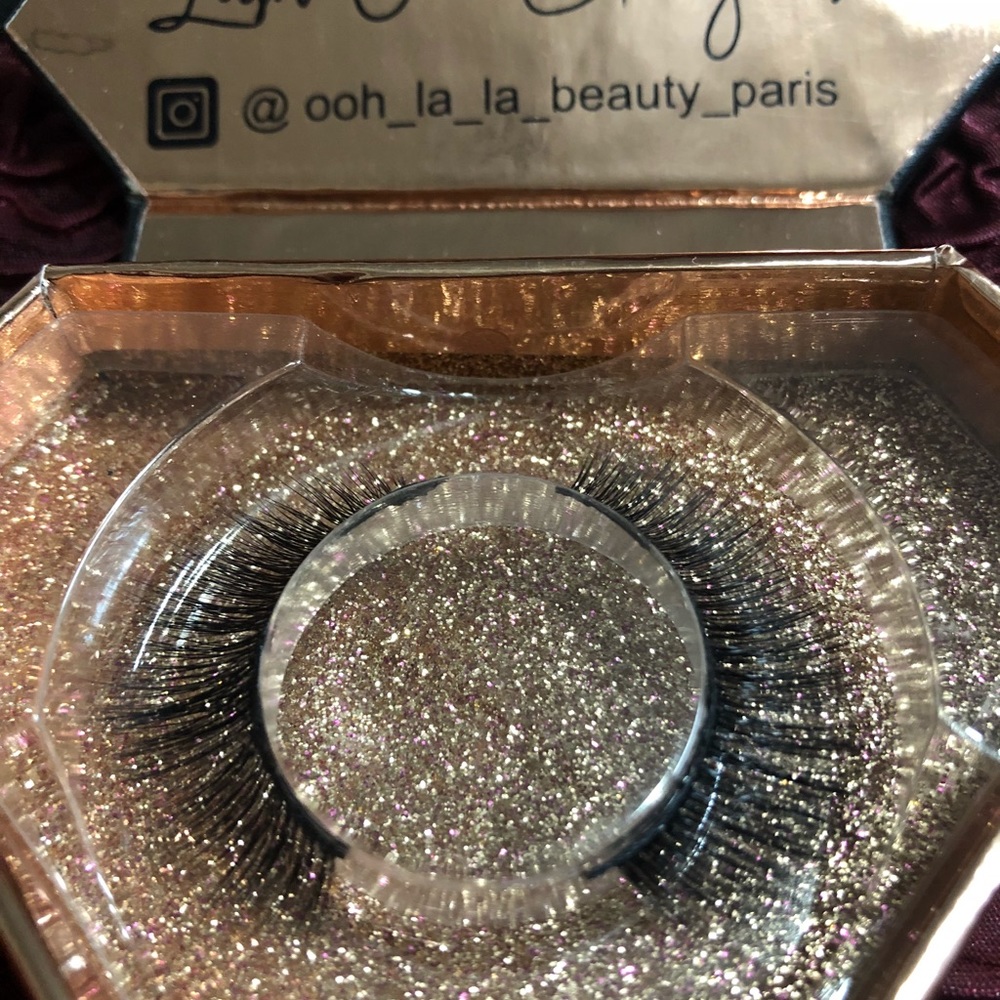 Coco Lashes - Picture 5 of 8